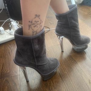 High heeled boots